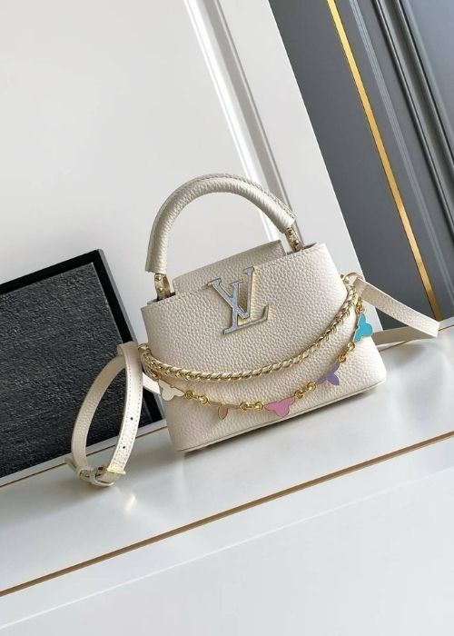 Louis Vuitton Capucines Mini in Taurillon Leather