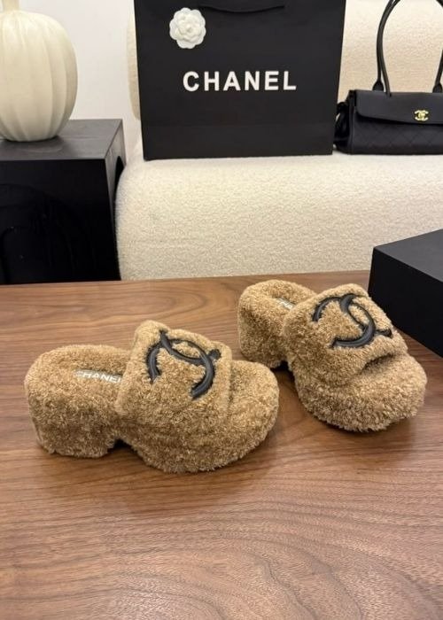 Chanel Interlocking CC Shearling Platform Slide Mules – Camel Brown
