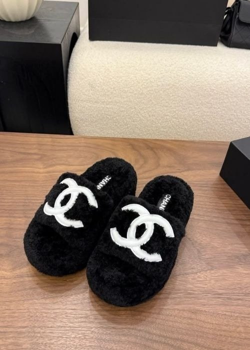 Chanel Interlocking CC Shearling Platform Slide Mules – Black & White