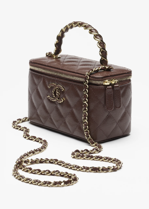 Long vanity with chain